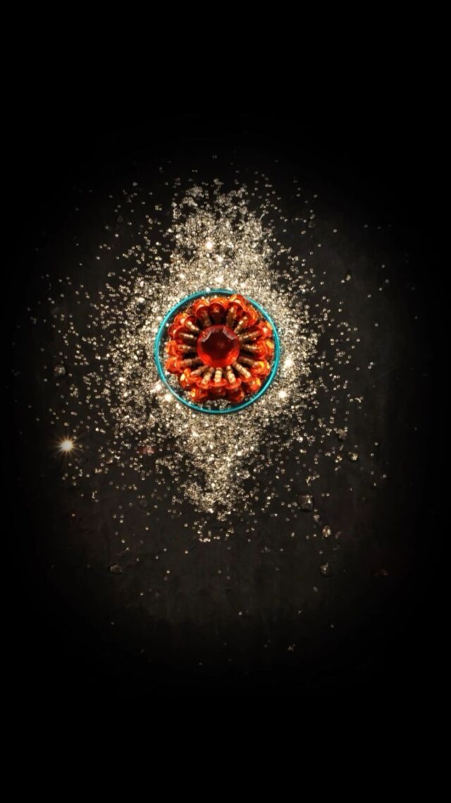 Sound on ♫🪐 A fresh take on the past, 🇮🇳 taking one motion from my old work (12 years ago!) and remixing it into something new, breathing new life into it – it just happened by chance but was so refreshing and fun. The full animation work was created during my residency in India, where I collaborated with a traditional Indian musician, Rajati Bakshi. She composed and played hypnotizing original music for “Golden Egg” back then. Recently, I found a longer track from that time – what a treasure!
⁠
Music: Rajati Bakshi - @rajatibakshi7⁠
⁠
#india #animation #stopmotion #stopmotionanimation #collage #kaorufuruko #art #framebyframe #videoart #mythology  #story #folklore #folktale #textileart #collageanimation #filmmaker #embroideryart #collageart #craft #コマ撮り　#映像作家　#アニメーション　#コラージュ #  インド #artistinresidency #古国府薫 #indianmusic #tabla #animationart